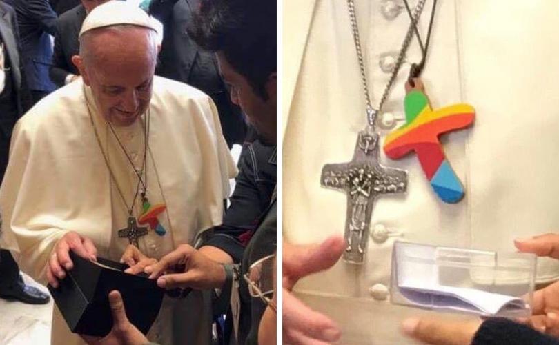 Ο Πάπας φοράει σύμβολο των ομοφυλοφίλων; - Ορθόδοξος Τύπος